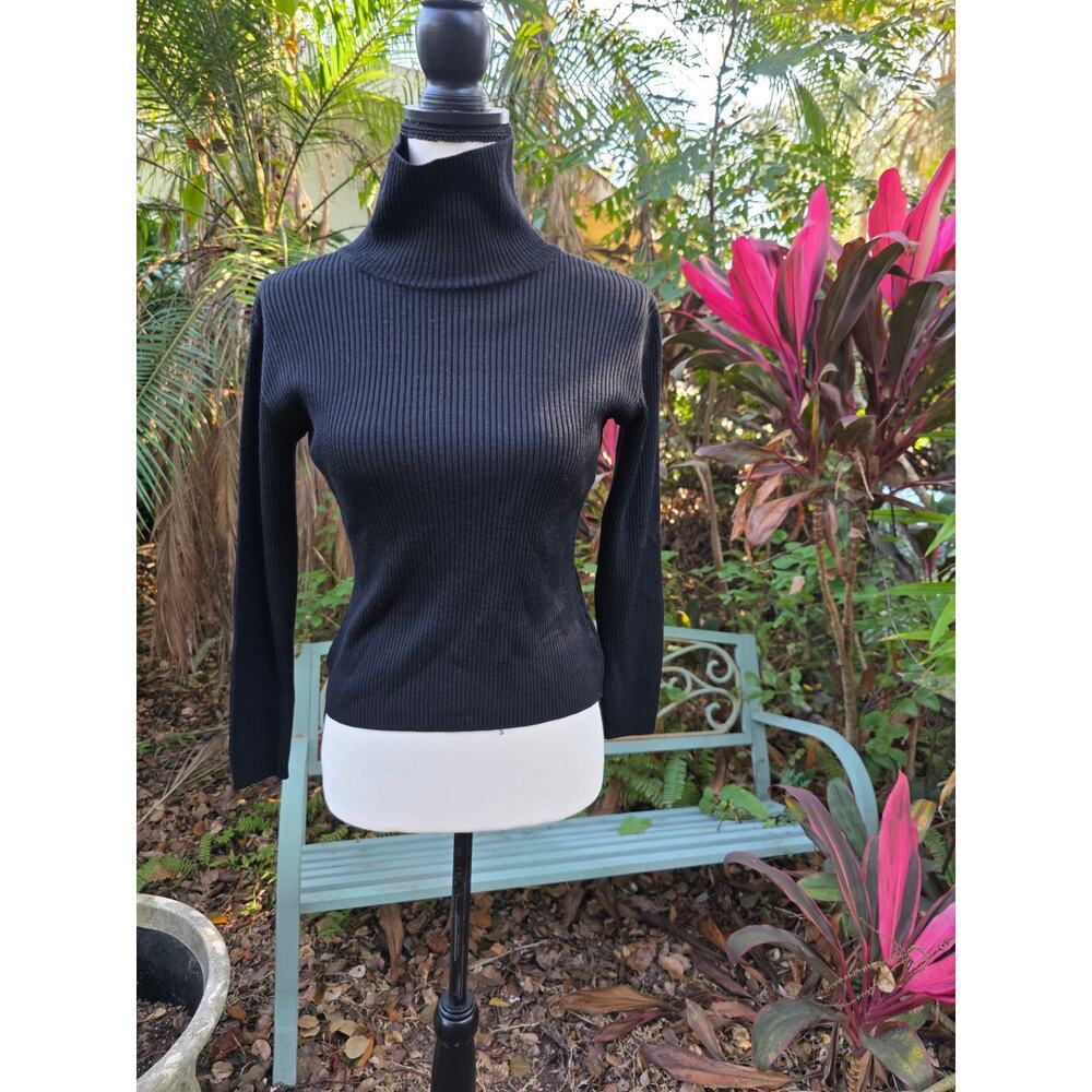 Authentic Fendi Black Ribbed Turtleneck Sweater Size 42 Italy 8 USA - Picture 3 of 7